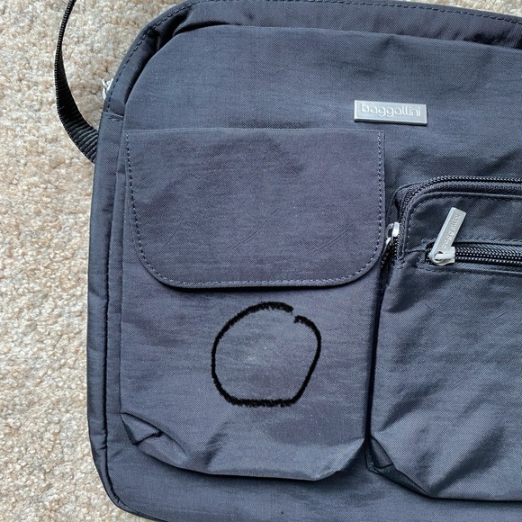 Baggallini Crossbody Bag - Picture 13 of 13